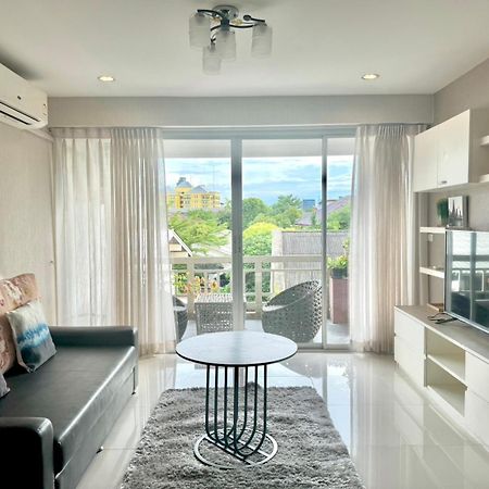 Baan Sabai Rama IV Apartment Банкок Екстериор снимка