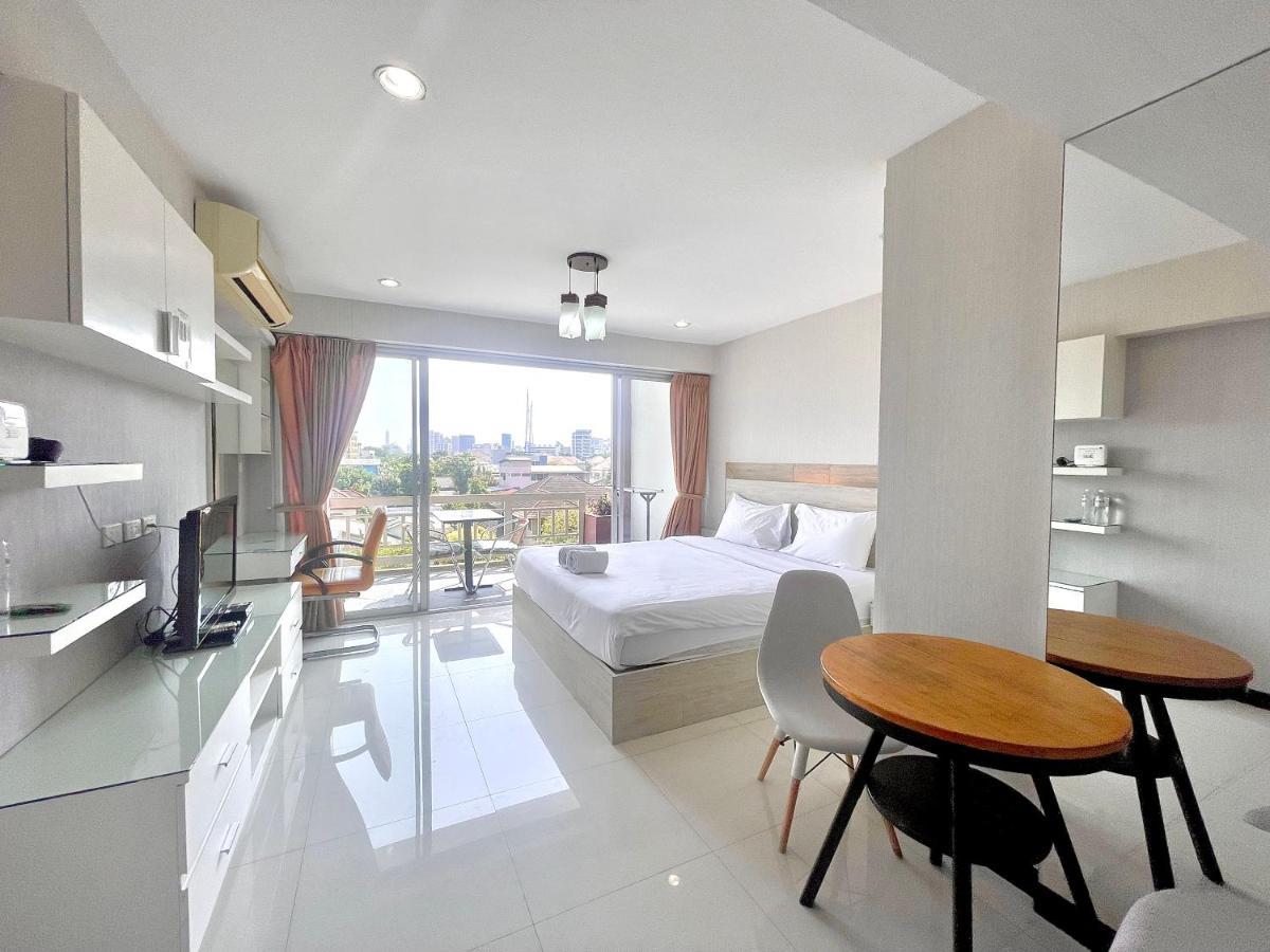 Baan Sabai Rama IV Apartment Банкок Екстериор снимка