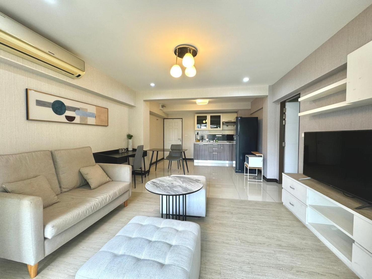 Baan Sabai Rama IV Apartment Банкок Екстериор снимка