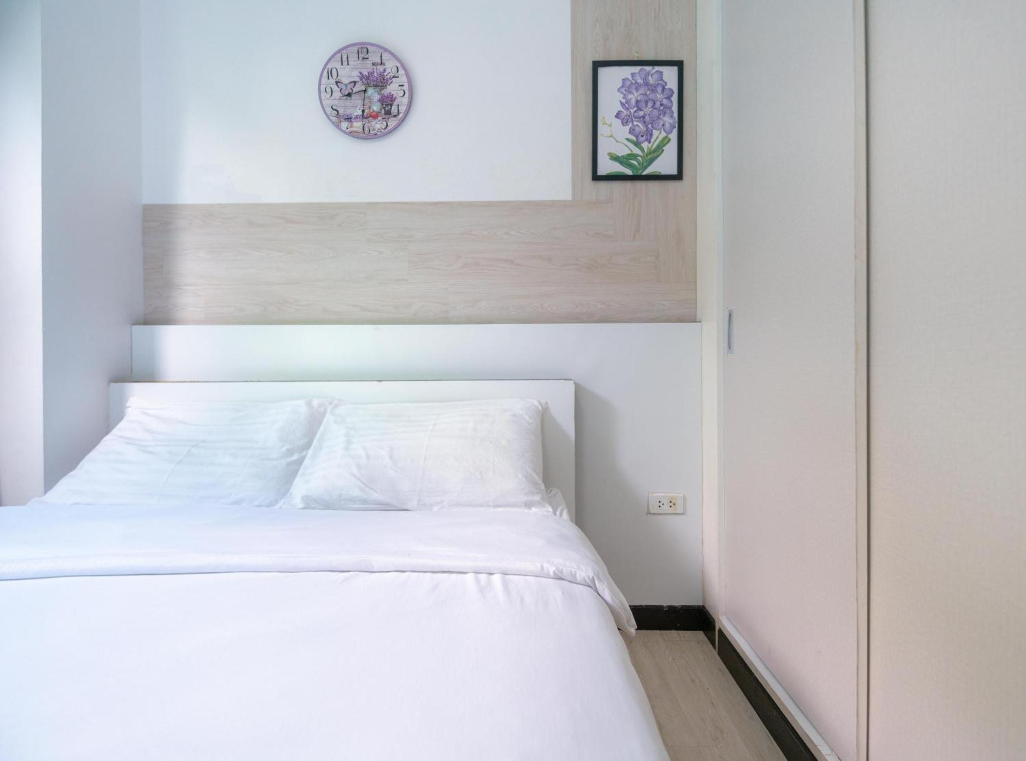 Baan Sabai Rama IV Apartment Банкок Екстериор снимка