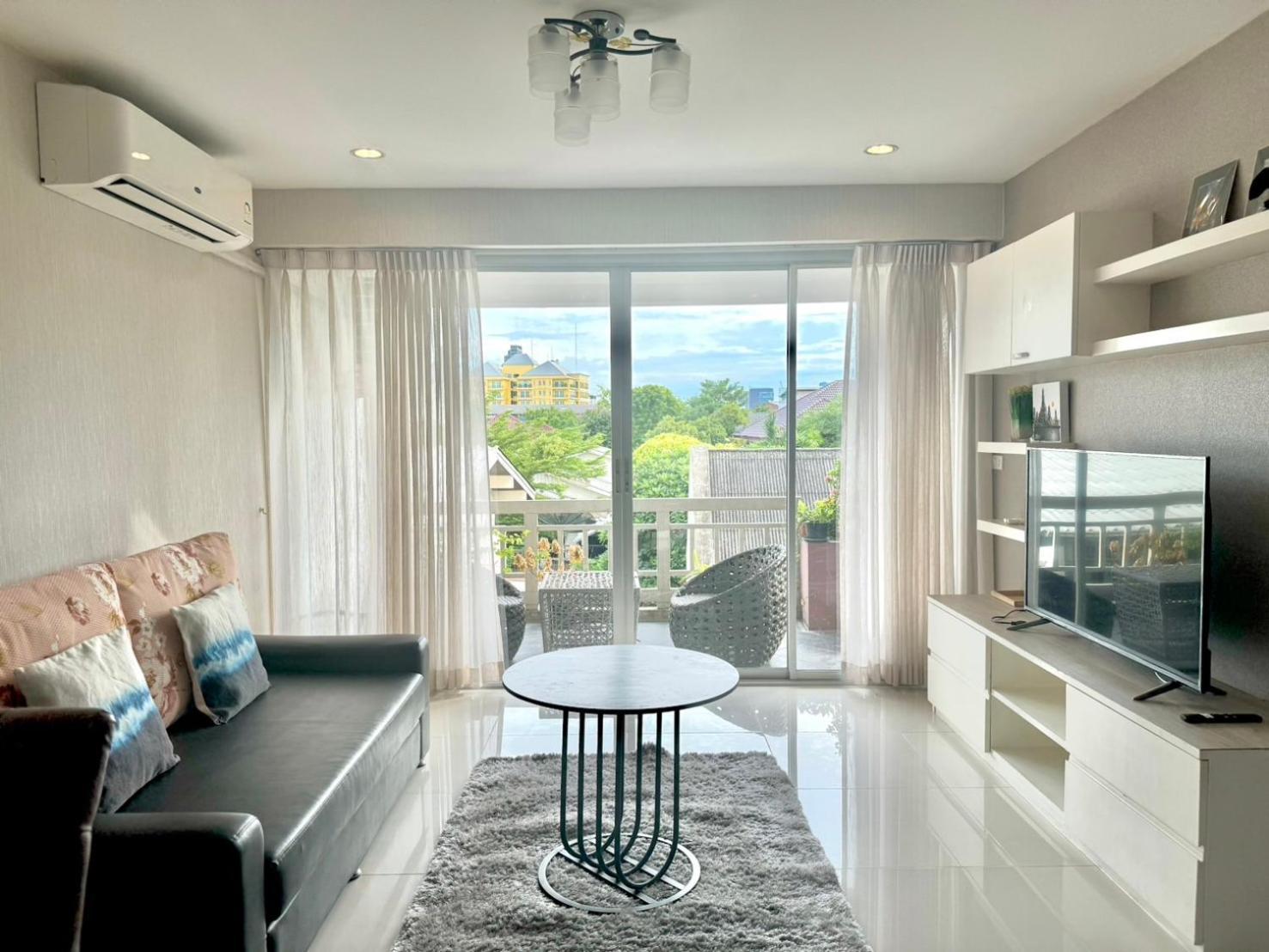 Baan Sabai Rama IV Apartment Банкок Екстериор снимка