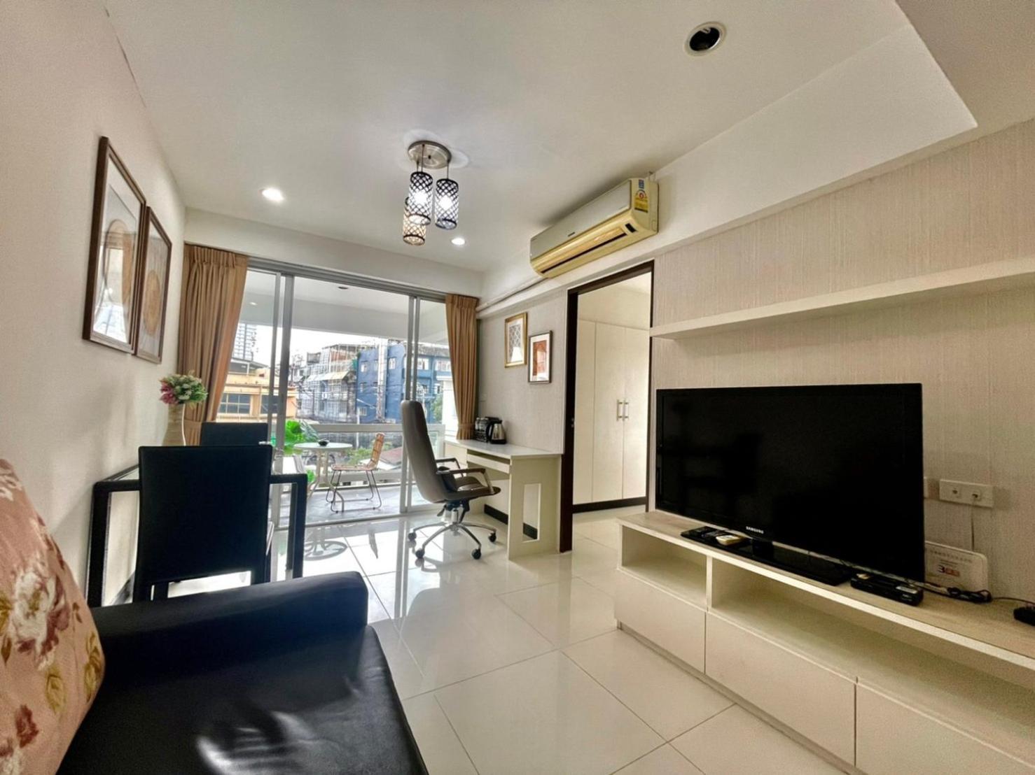 Baan Sabai Rama IV Apartment Банкок Екстериор снимка