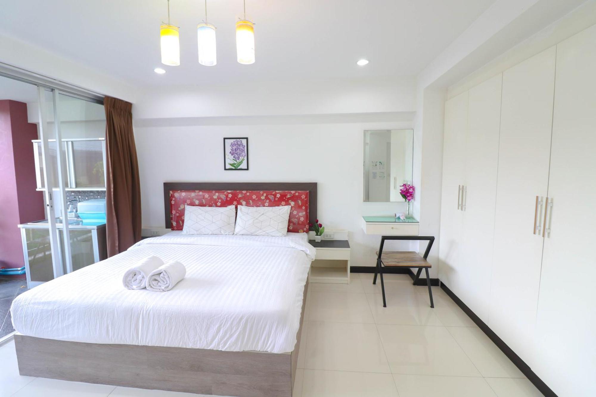 Baan Sabai Rama IV Apartment Банкок Екстериор снимка