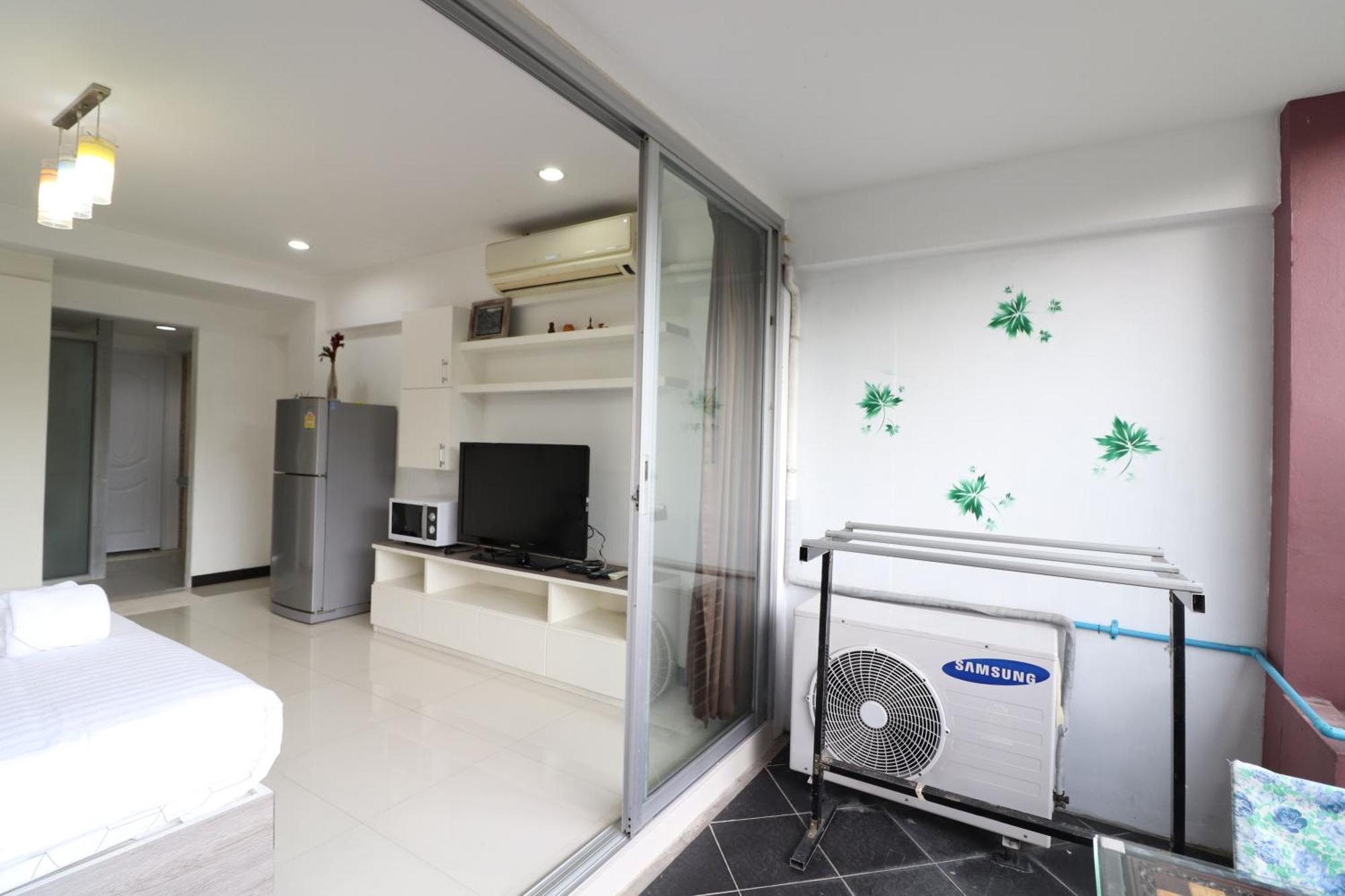 Baan Sabai Rama IV Apartment Банкок Екстериор снимка