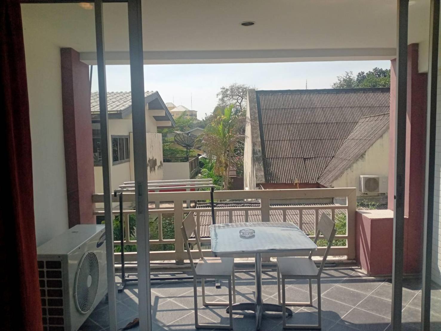 Baan Sabai Rama IV Apartment Банкок Екстериор снимка