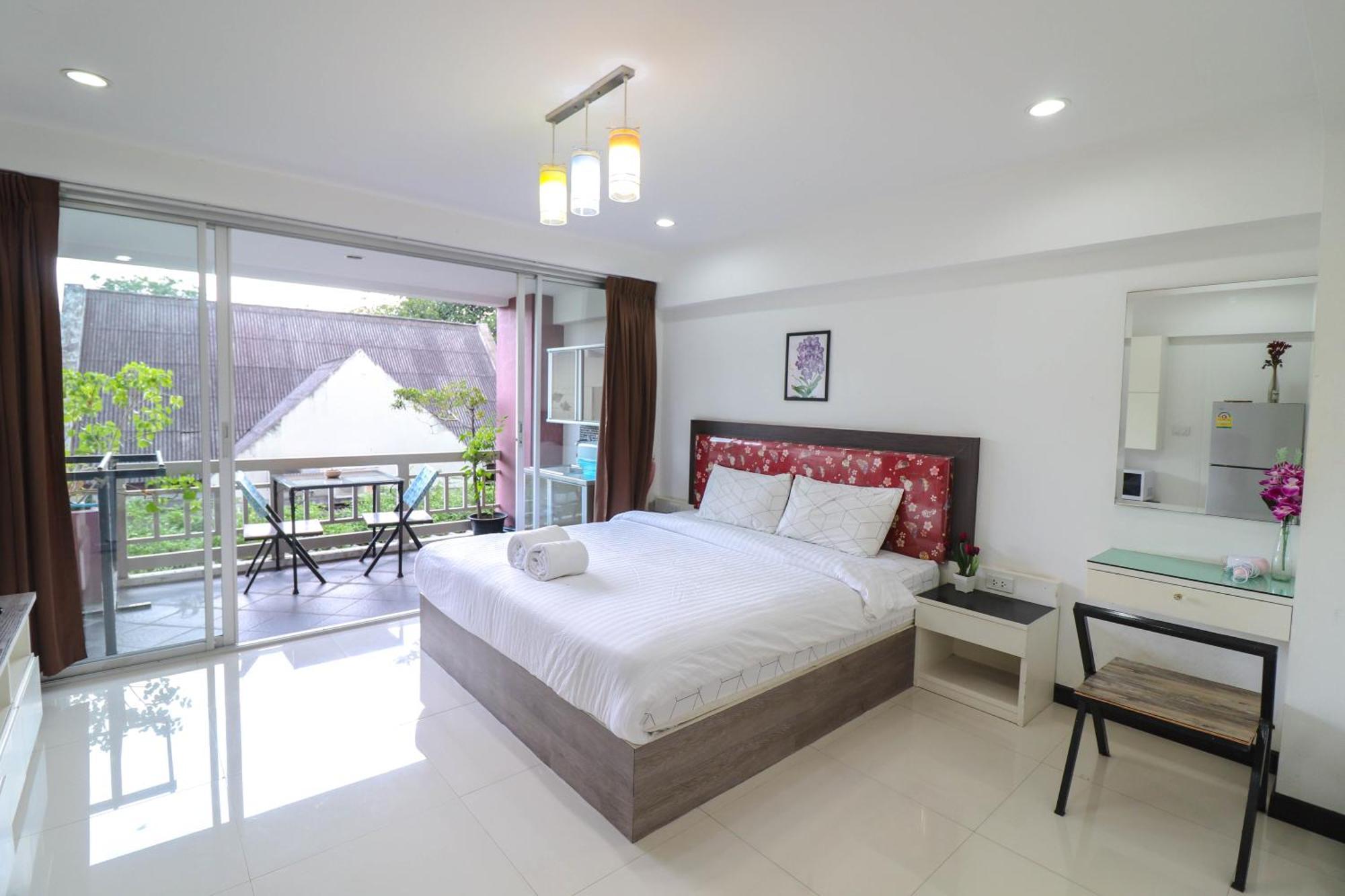 Baan Sabai Rama IV Apartment Банкок Екстериор снимка
