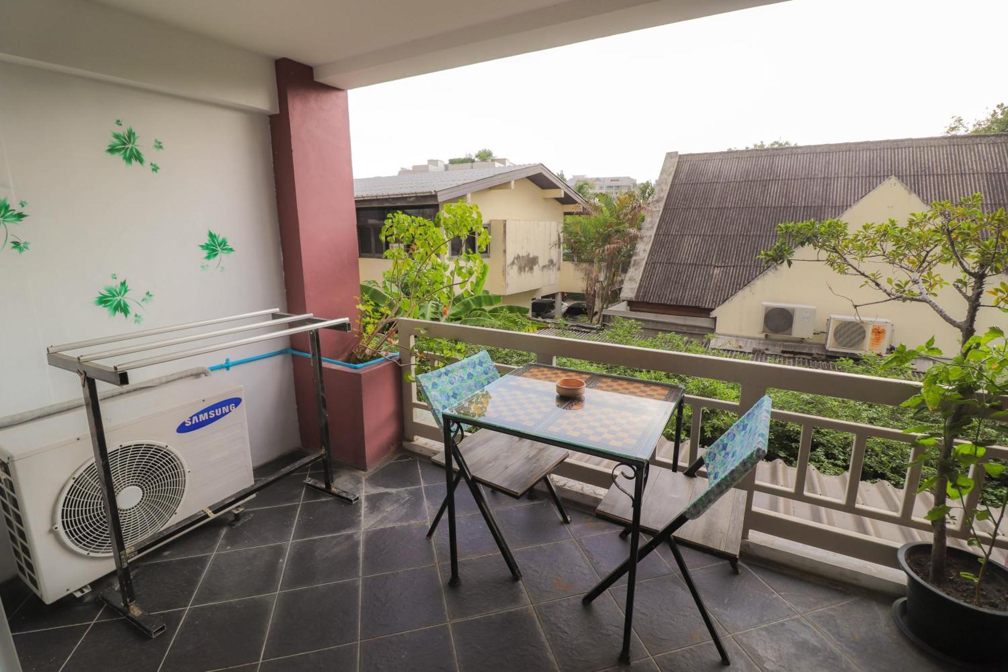 Baan Sabai Rama IV Apartment Банкок Екстериор снимка