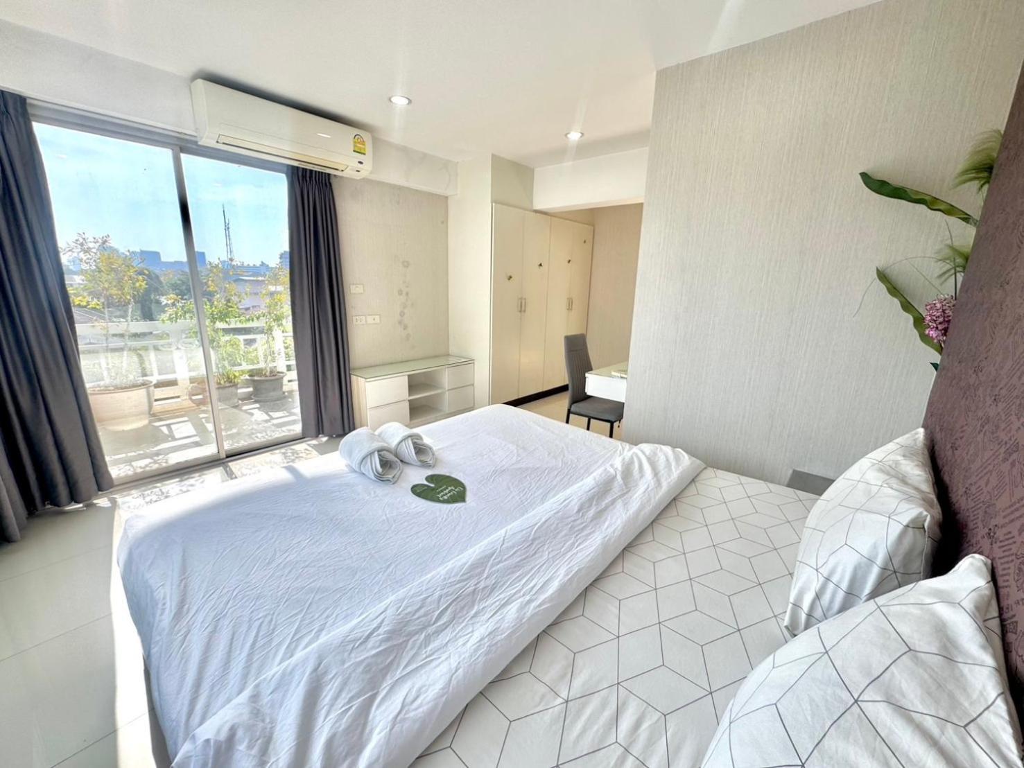 Baan Sabai Rama IV Apartment Банкок Екстериор снимка
