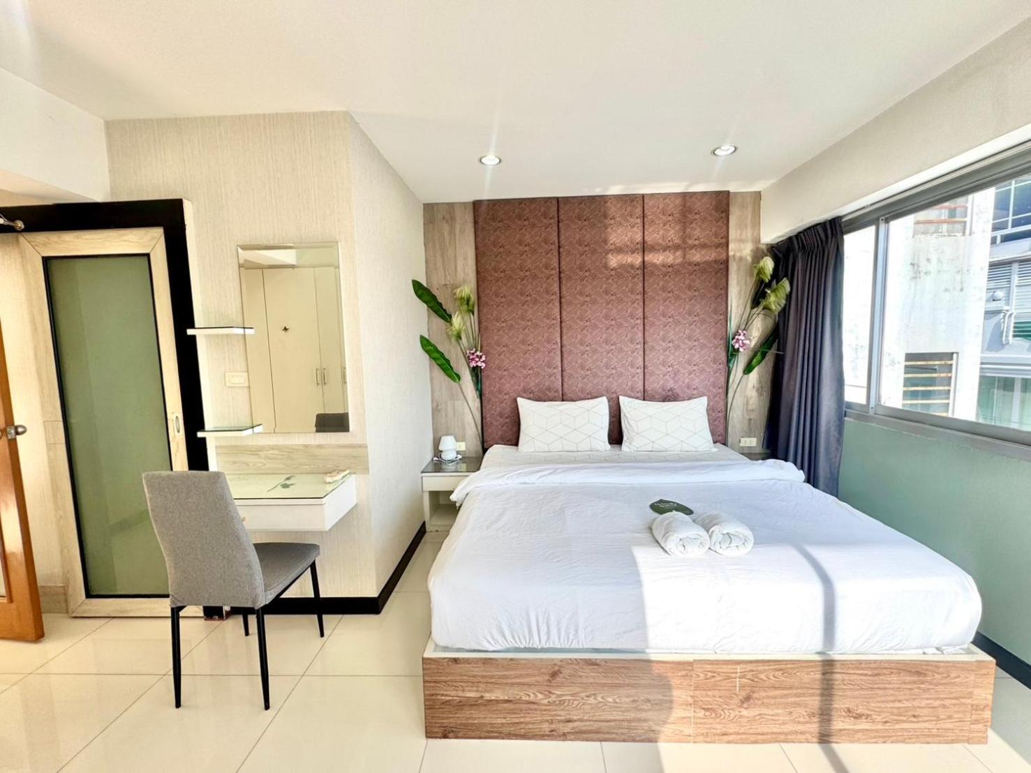 Baan Sabai Rama IV Apartment Банкок Екстериор снимка