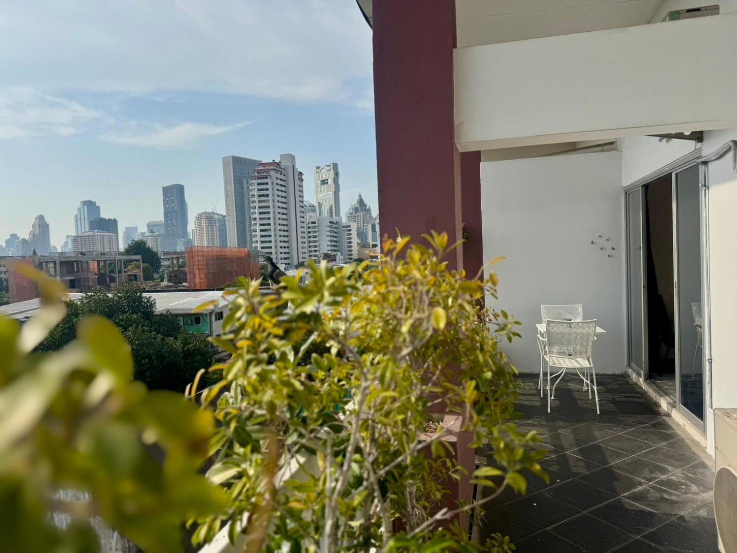 Baan Sabai Rama IV Apartment Банкок Екстериор снимка
